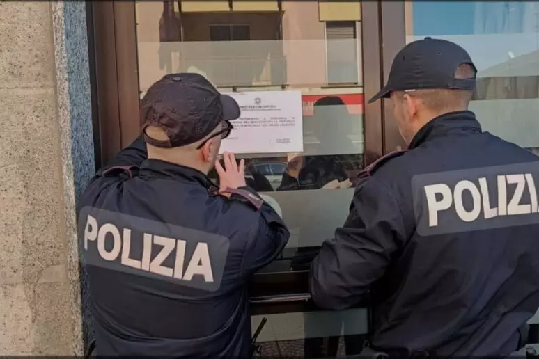 RISSE TRA CLIENTI E PRESENZA DI PREGIUDICATI: SOSPESA LA LICENZA A UN BAR DI CAMPLI PER 7 GIORNI