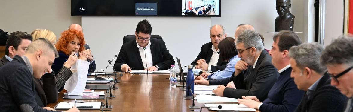 ASL L’AQUILA: ROMANO DISERTA ANCHE VIGILANZA, <BR>DG SOTTO ASSEDIO, BORDATE DA LEGA E PD