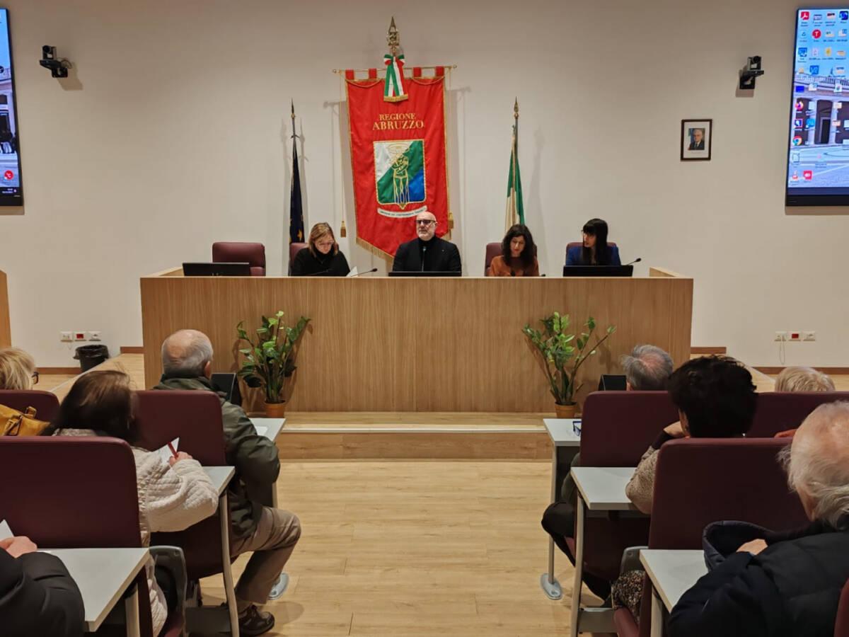 PROGETTO CASE L’AQUILA: DIFENSORE CIVICO INCONTRA RESIDENTI SU CANONE E RICOSTRUZIONE ATER