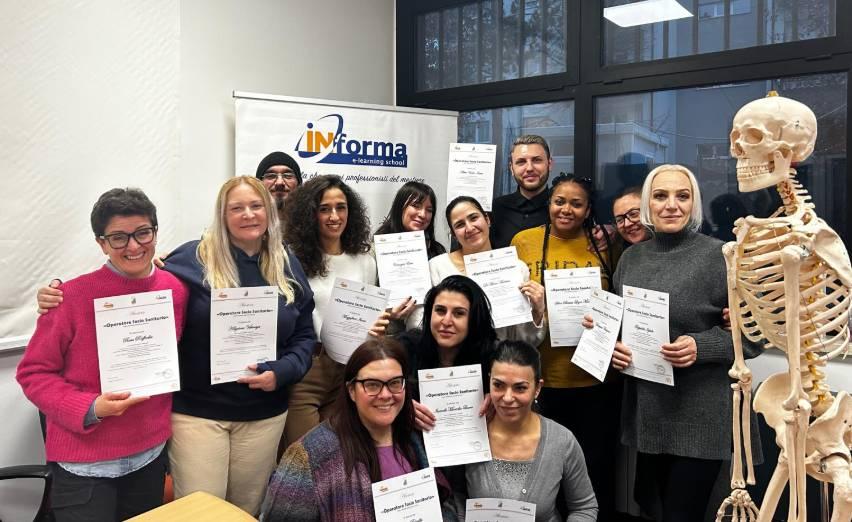 CORSO OSS: LA LETTERA DI RINGRAZIAMENTO DEGLI STUDENTI A INSEGNANTI E PERSONALE INFORMA SCHOOL