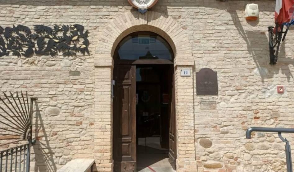 STIPENDI GONFIATI AL COMUNE DI TORTORETO: ISTITUITA LA COMMISSIONE CONSILIARE DI INDAGINE