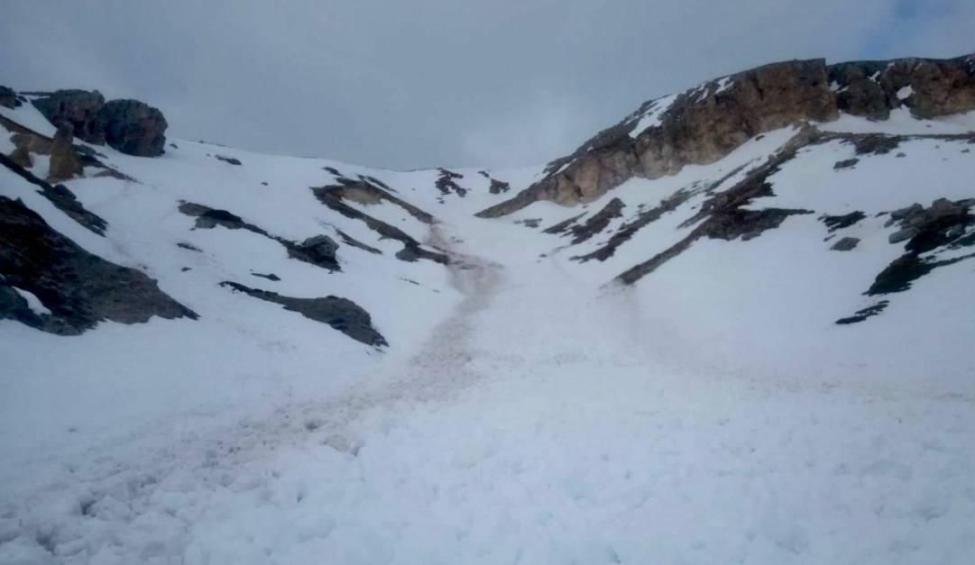 GRAN SASSO: TRAVOLTA DA VALANGA SUL MONTE CAMICIA, SALVATA TURISTA FRANCESE