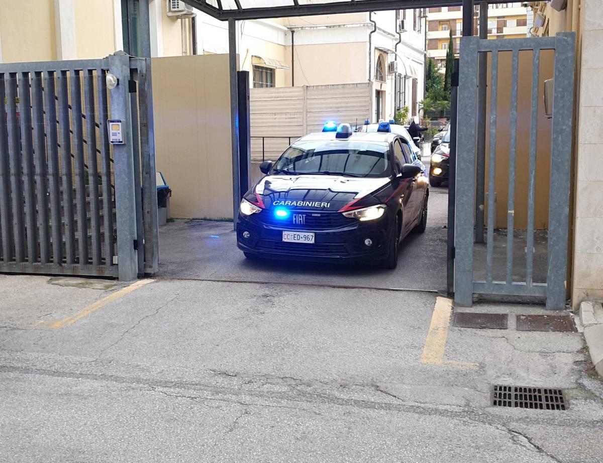 MONTESILVANO: SORPRESO IN BICI CON UNA PISTOLA “SOFT AIR” E DROGA, GIOVANE DENUNCIATO