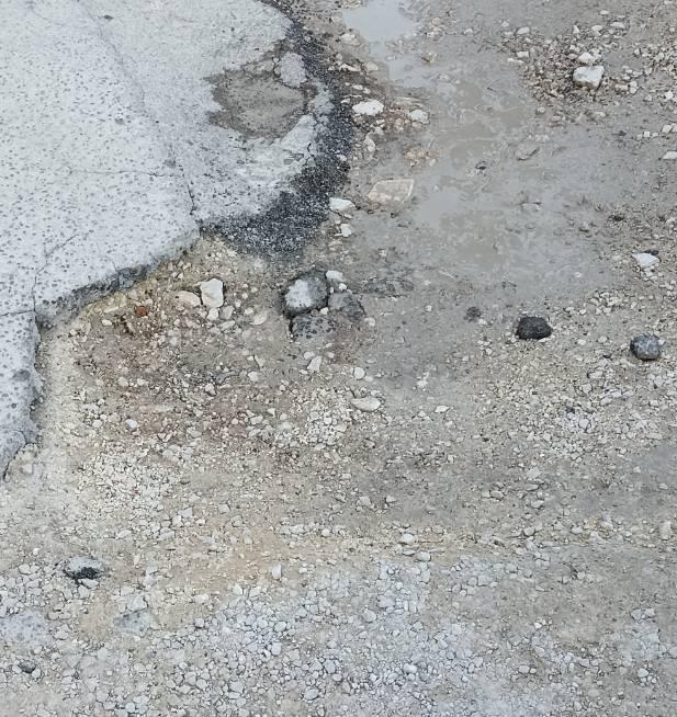 L’AQUILA: LA PROTESTA, “PARCHEGGIO DI PORTA CASTELLO ANCORA SCONNESSO E PIENO DI BUCHE”
