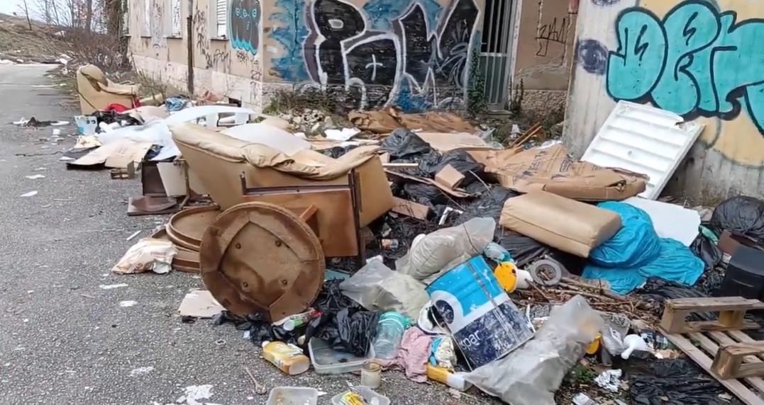 L’AQUILA: COLLEMAGGIO TRA ETERNIT E RIFIUTI, “NESSUN IMPEGNO DOPO LA DENUNCIA PUBBLICA”