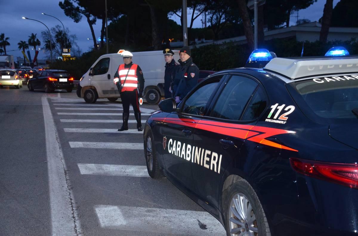 CITTA’ SANT’ANGELO: DENUNCIATO UN 42ENNE TROVATO IN POSSESSO DI DUE COLTELLI DOPO UNA PERQUISIZIONE