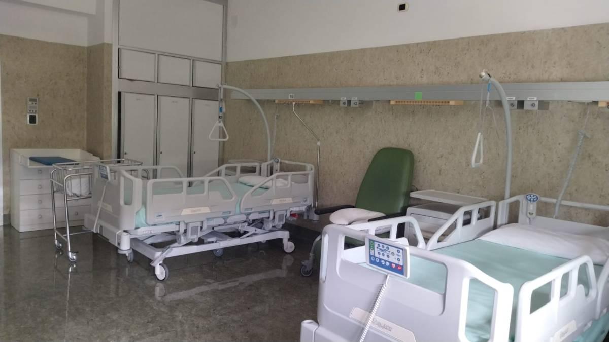 OSPEDALE DI SANT’OMERO: ECCO I NUOVI LETTI ELETTRICI PER OSTETRICIA E GINECOLOGIA