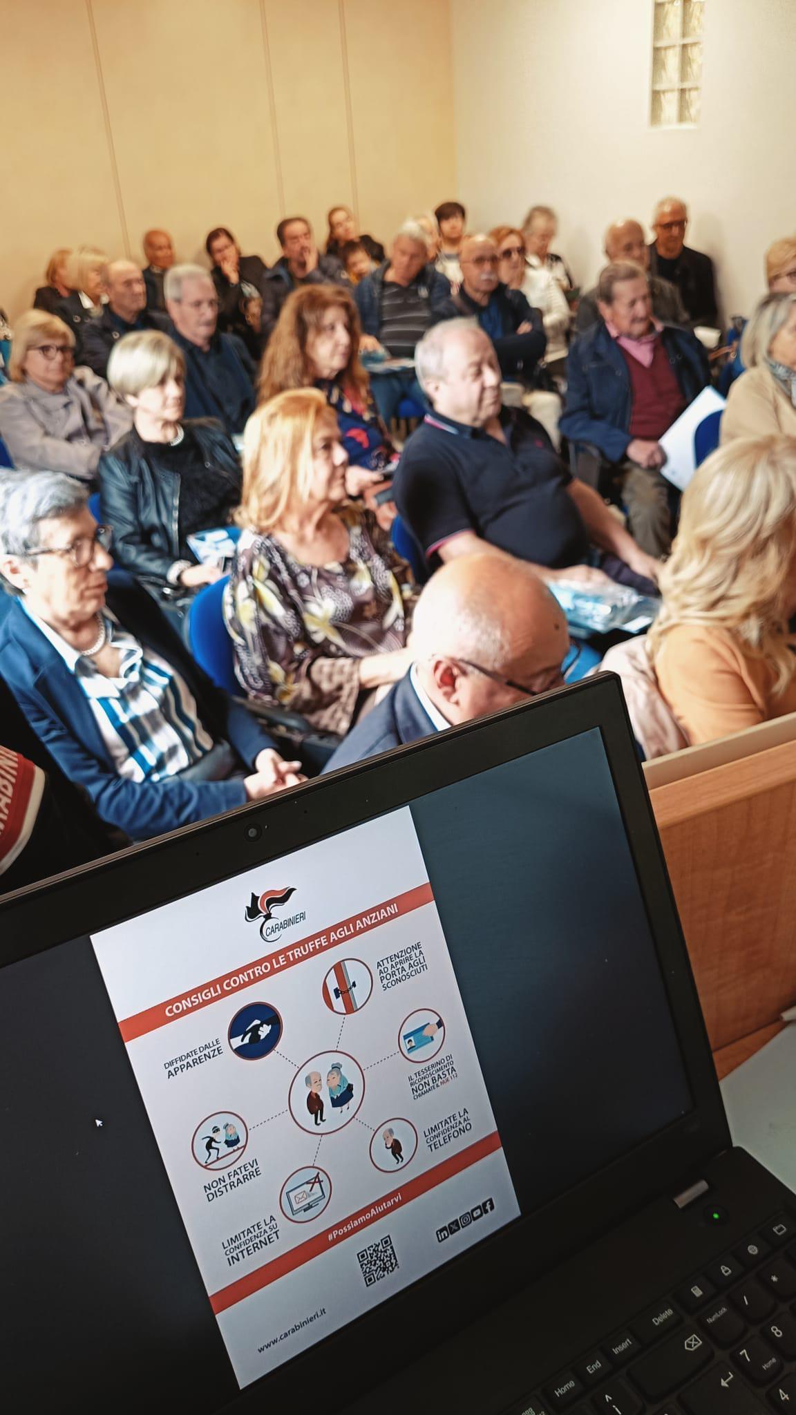 PREVENZIONE TRUFFE ANZIANI: UN INCONTRO INFORMATIVO A TERAMO TRA CARABINIERI E POPOLAZIONE