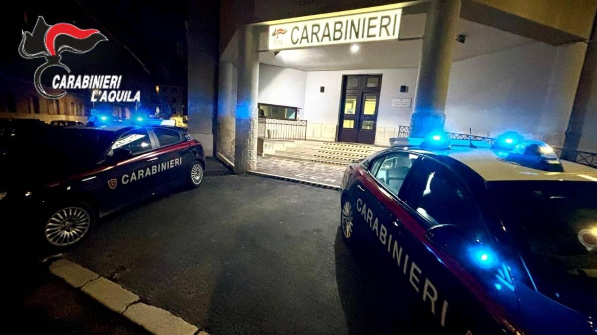 CONTROLLI DEI CARABINIERI ALL’AQUILA: UN ARRESTO PER SPACCIO E DUE DENUNCE. RECUPERATA AUTO RUBATA