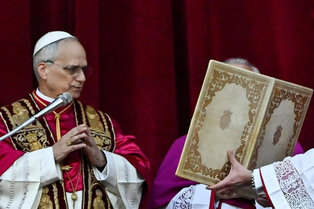 “PACE A TUTTI I POPOLI”: L’APPELLO DI PAPA LEONE XIV. VALENTINETTI, “CONTINUERÀ CAMMINO FRANCESCO”