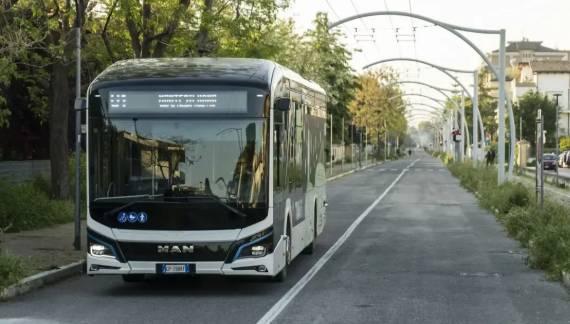 STOP BUS ELETTRICI SULLA STRADA PARCO:<BR> TAR ACCOGLIE SOSPENSIVA