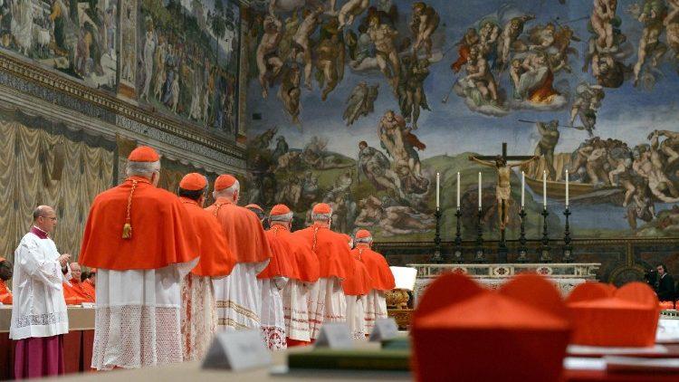 VERSO IL CONCLAVE: LA MESSA PRO ELIGENDO, POI I PORPORATI NELLA SISTINA. DOMANI PRIMA FUMATA