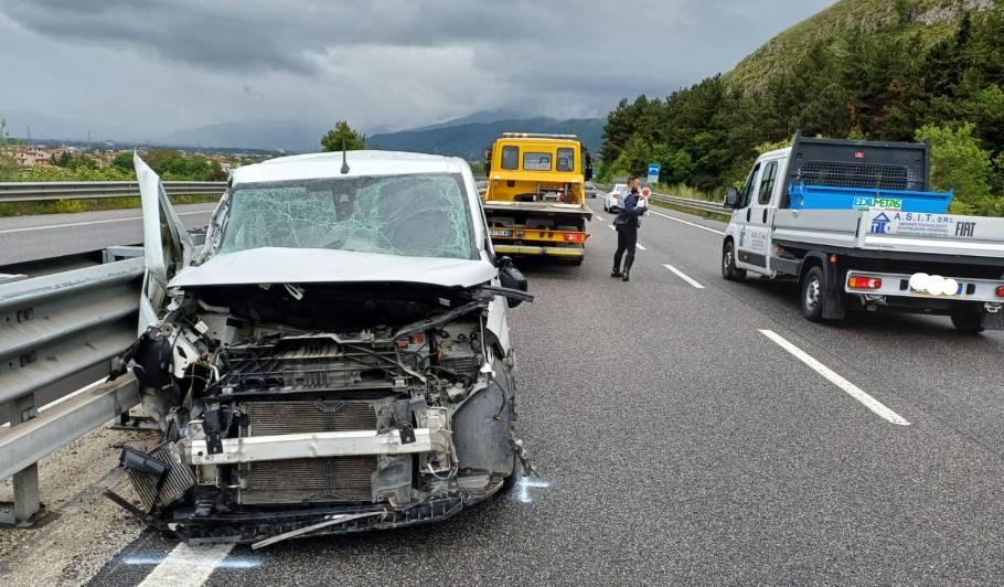 INCIDENTE SULLA EX SUPERSTRADA DEL LIRI: TRE AUTO COINVOLTE, TRATTO CHIUSO