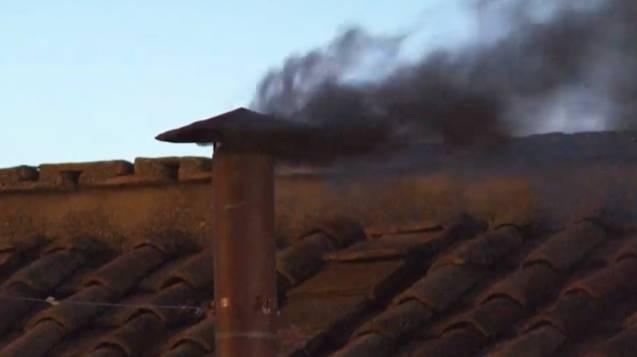 CONCLAVE: SECONDA FUMATA NERA