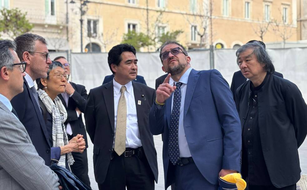 L’AQUILA: MINISTRO GIAPPONESE SAKAI IN CITTA’, CONFRONTO SU RICOSTRUZIONE E GESTIONE EMERGENZE