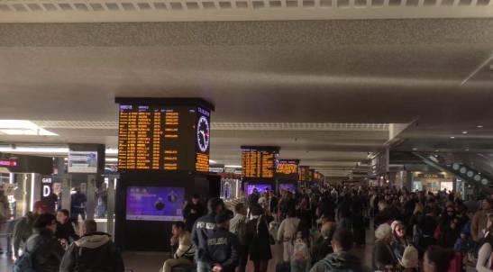 SCIOPERO TRENI: A ROMA RITARDI FINO A 90 MINUTI E CANCELLAZIONI