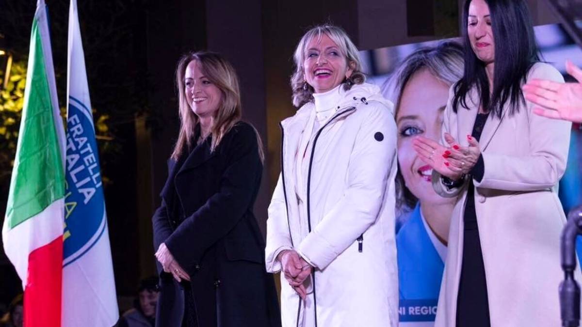 SAN SALVO: MAGNACCA NON MOLLA PRESIDENZA CONSIGLIO, MAGGIORANZA VACILLA, MARSILIO POMPIERE