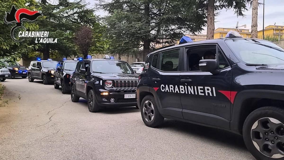 SPACCIO DI DROGA ALL’AQUILA: ARRESTATI TRE GIOVANI STRANIERI, SEQUESTRATE 15 DOSI