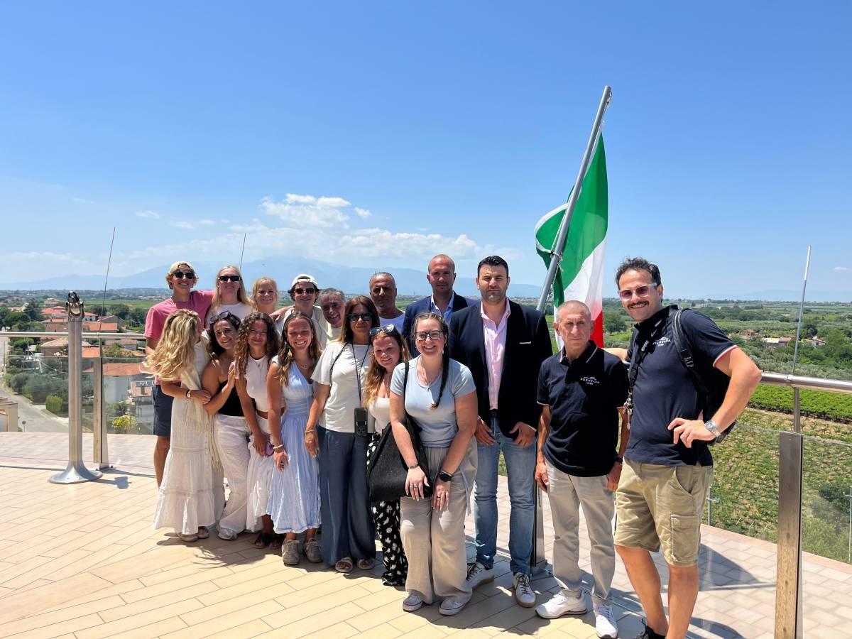 STUDENTI AMERICANI IN VISITA ALLA COSTA DEI TRABOCCHI E ALLA CANTINA FRENTANA