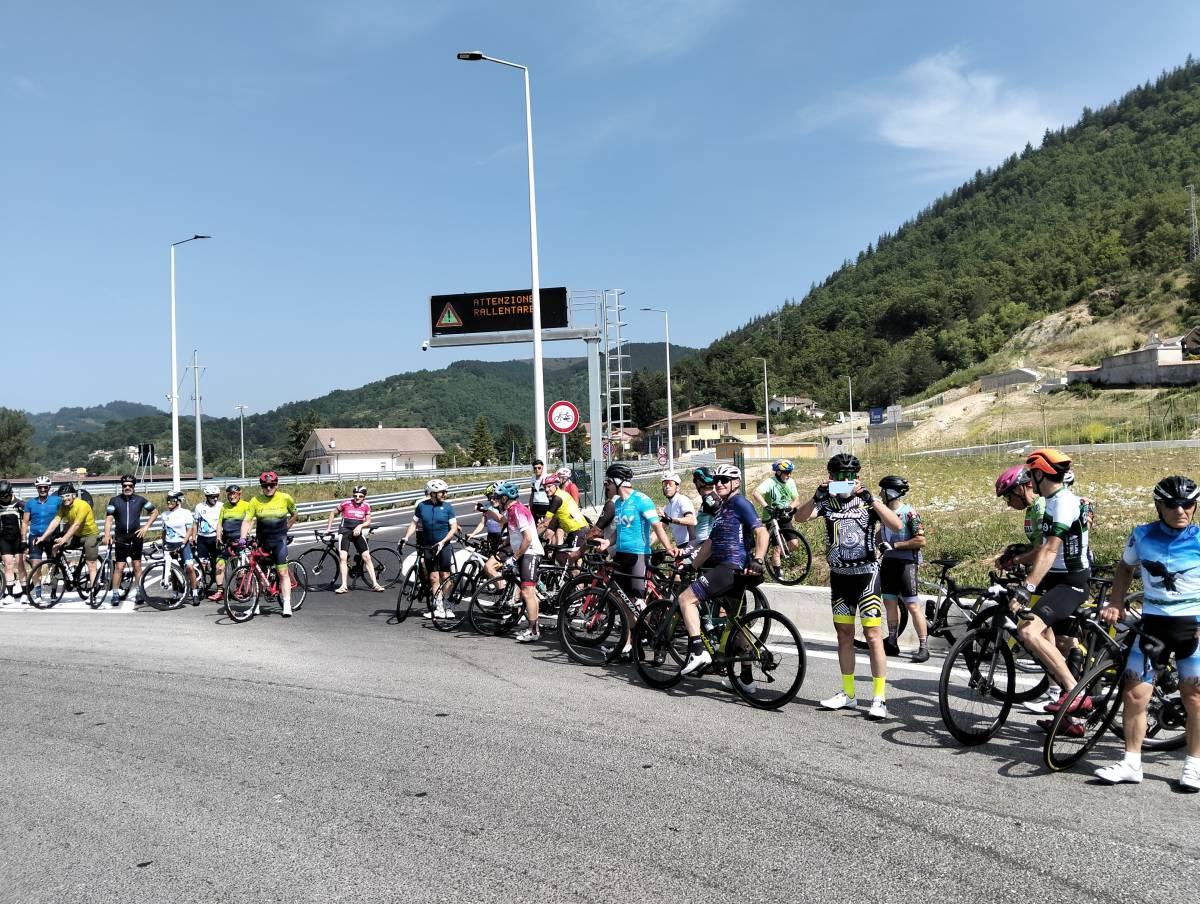 SUPERSTRADA L’AQUILA AMATRICE: PROTESTA DEI CICLISTI PER LO STOP AL TRANSITO IN BICI
