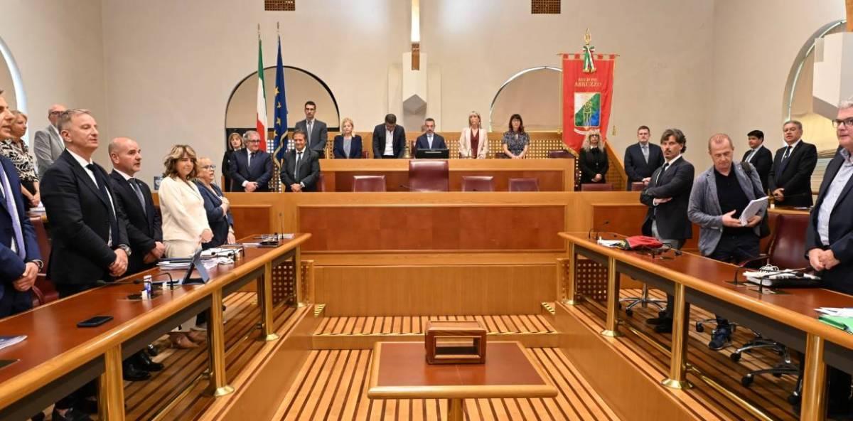 OK A “SALVA CASA ABRUZZO”: CDX, “MENO BUROCRAZIA, NO CONSUMO SUOLO”. M5S, “LEGGE SFASCIA CITTA'”