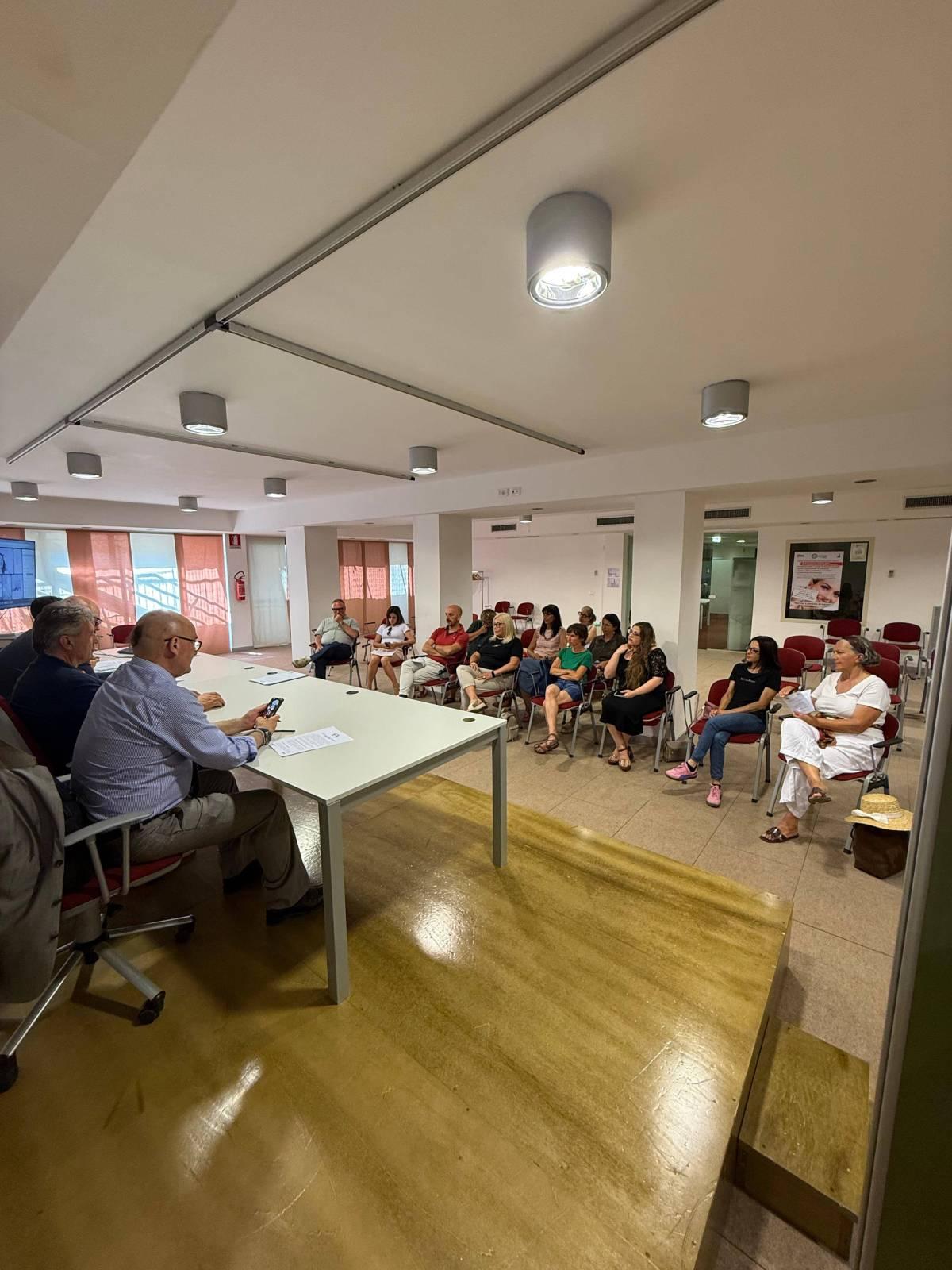TURISMO: NASCE A CHIETI FEDERAGIT-CONFESERCENTI PER GUIDE E ACCOMPAGNATORI. PEZZELLA PRESIDENTE