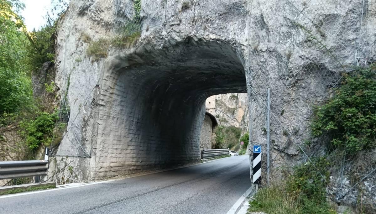 L’AQUILA: SS17BIS PERICOLOSA, “SI CORRE TROPPO TRA SANTUARIO E FALESIA”