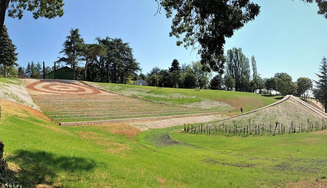 L’AQUILA: CITTADINI CHIEDONO AL COMUNE MOTIVO MANCATO UTILIZZO DELL AMPHISCULPTURE AL PARCO DEL SOLE