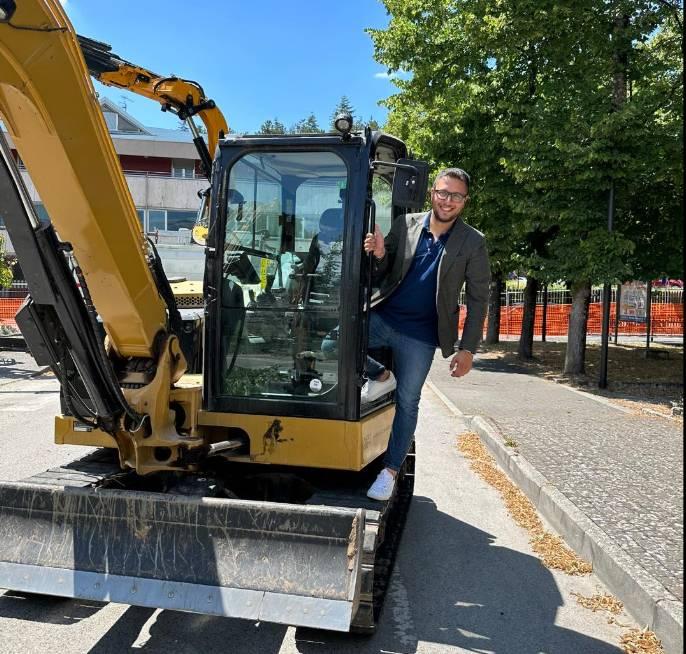 L’AQUILA: AVELLANI, “ASSESSORE BULLETTO TAGLIA ALBERI CENTENARI PER FARE UNA ROTONDA, FALLITI!”
