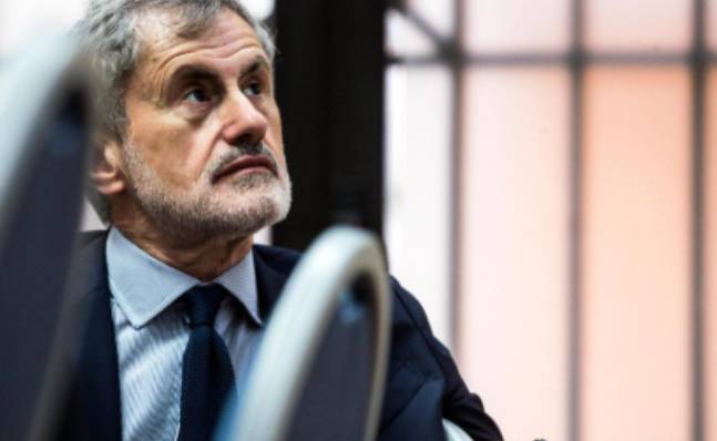 CARCERI: L’APPELLO DI ALEMANNO, “INVITO LA POLITICA, ECCO COME VIVONO I DETENUTI”