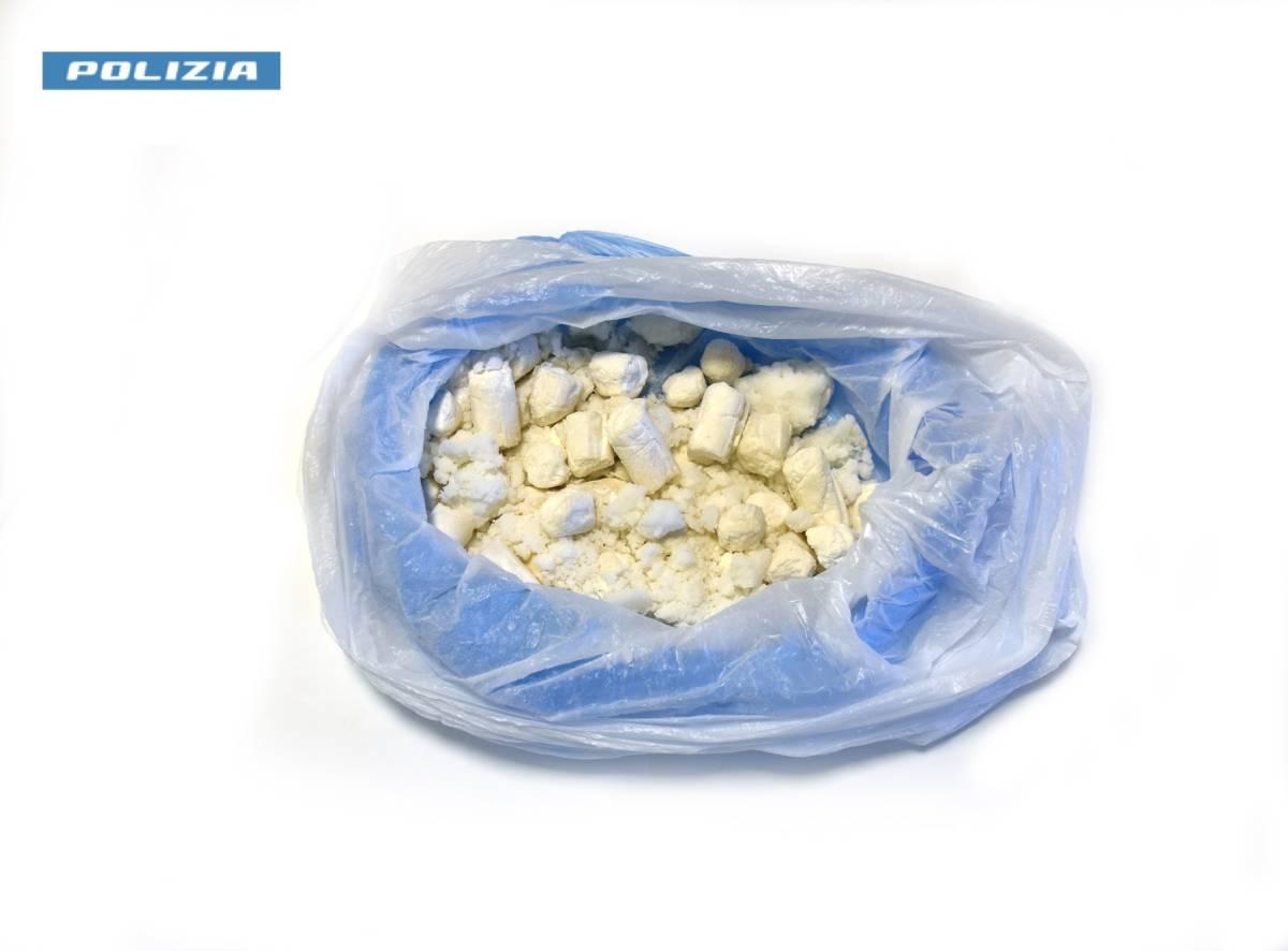 AVEZZANO: ARRESTATI DUE SPACCIATORI, SEQUESTRATI 400 GRAMMI DI COCAINA