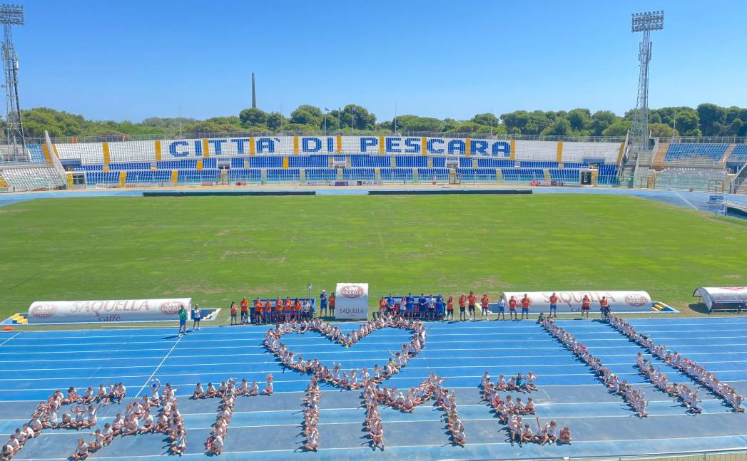 PESCARA: ALLO STADIO ADRIATICO IL COMMOSSO SALUTO A FATIME, LA PICCOLA MORTA IN MARE