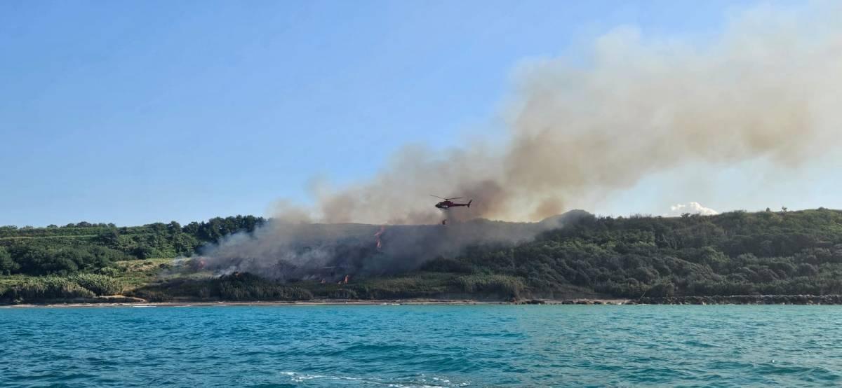 PUNTA ADERCI: “EVITATO DISASTRO AMBIENTALE”, SI INDAGA SU CAUSE INCENDIO