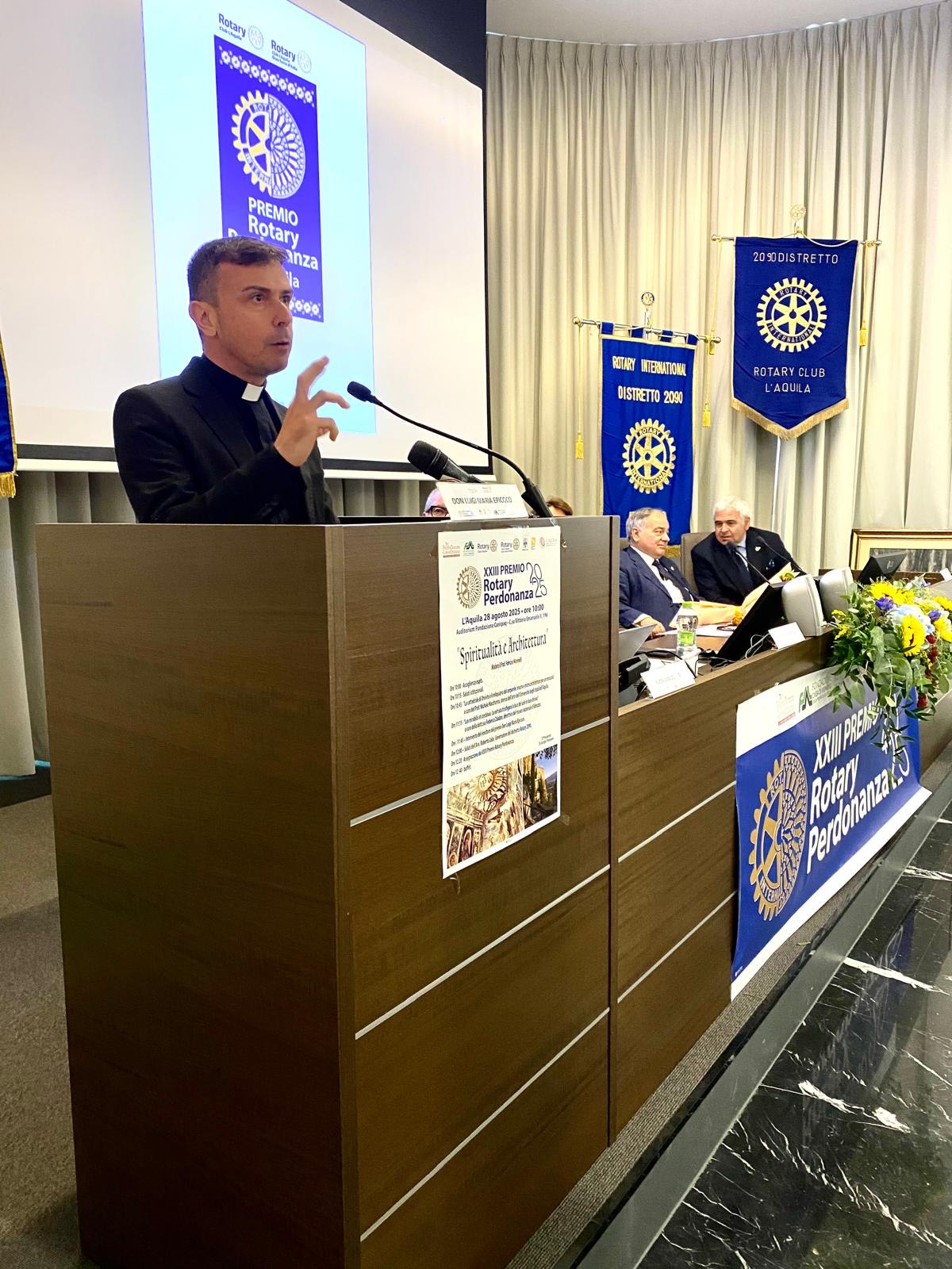 L’AQUILA: ASSEGNATO A DON LUIGI MARIA EPICOCO IL PREMIO “ROTARY PERDONANZA 2025”