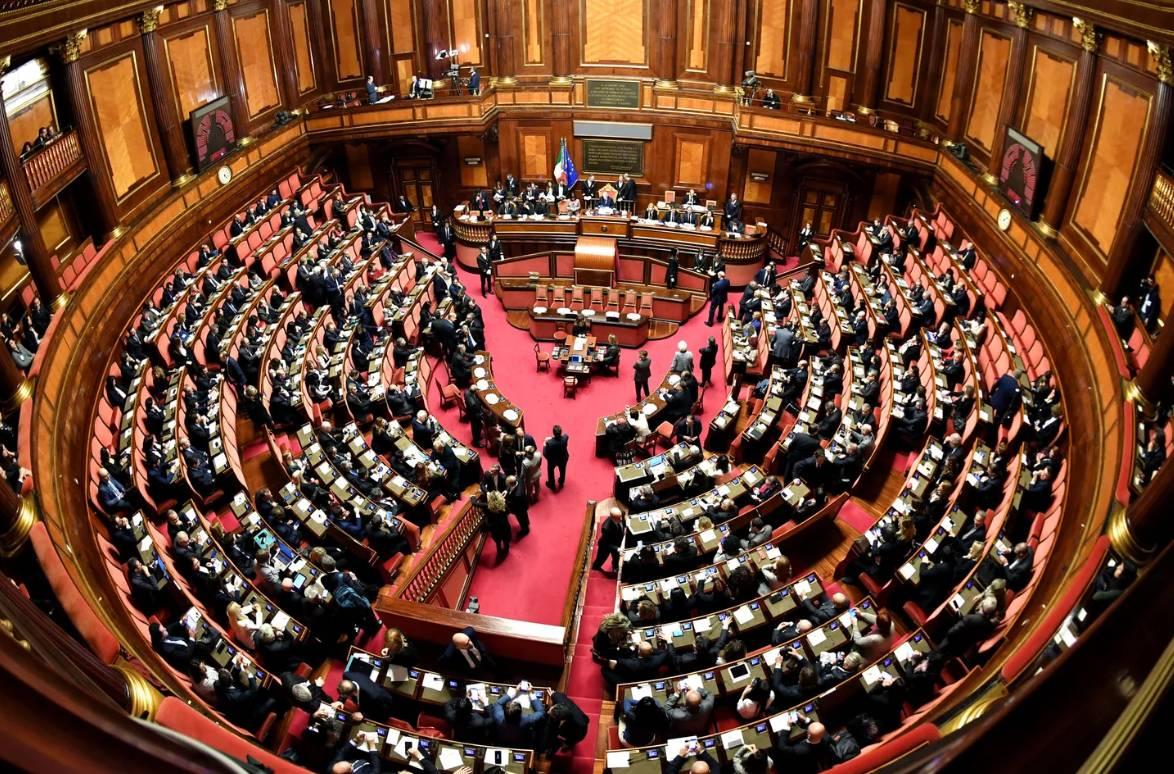 PARLAMENTO: MENO DEPUTATI MA NON CALA LA SPESA, I CONTI DI CAMERA E SENATO