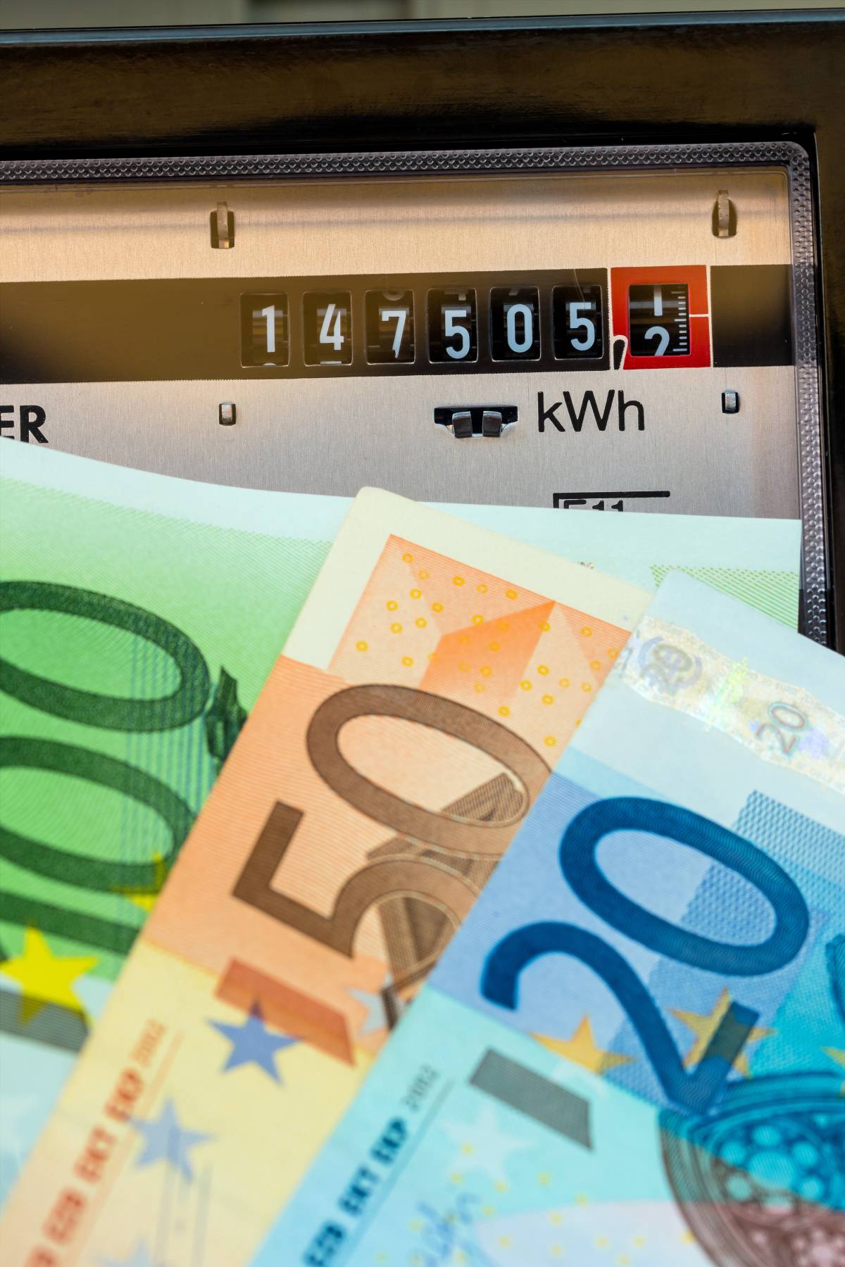 ENERGIA E GAS, PER RIDURRE SPRECHI FATE ATTENZIONE AGLI APPARECCHI IN STAND-BY
