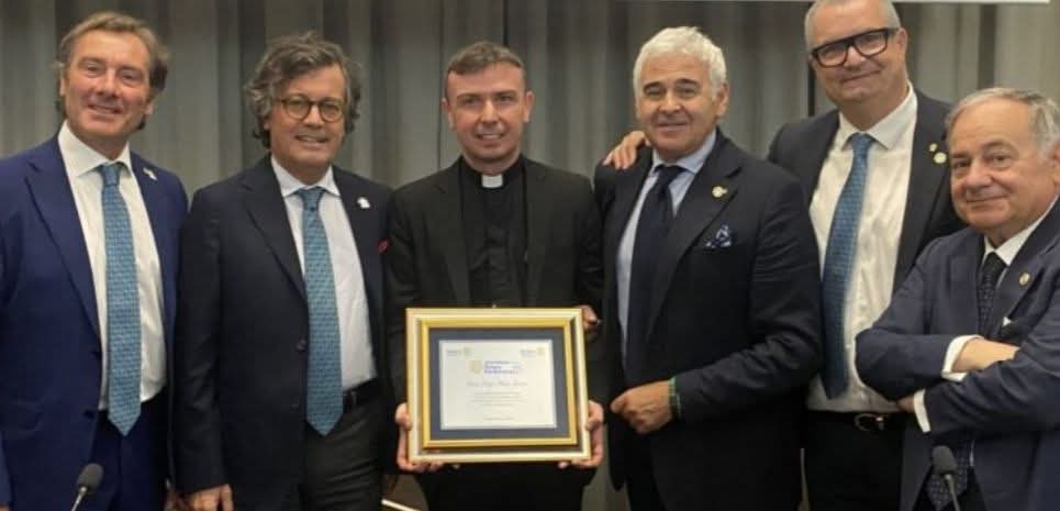 PERDONANZA 2025: A DON LUIGI MARIA EPICOCO IL PREMIO ROTARY NEL SEGNO DI CELESTINO V E DELLA PACE