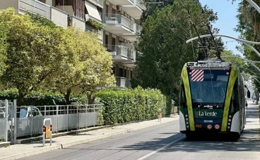 STRADA PARCO PESCARA: AL VIA LE PROVE TECNICHE DI PRE ESERCIZIO DEL FILOBUS TUA