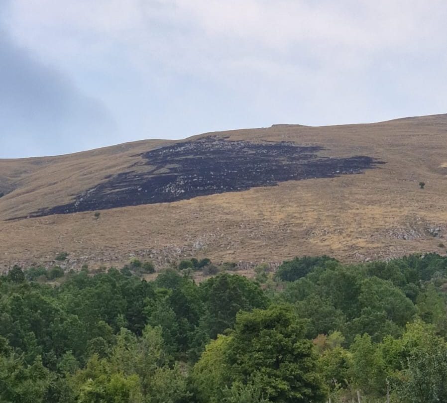 ORTONA DEI MARSI: FULMINE PROVOCA INCENDIO, PRONTAMENTE SPENTO DA ELICOTTERO COCHISE