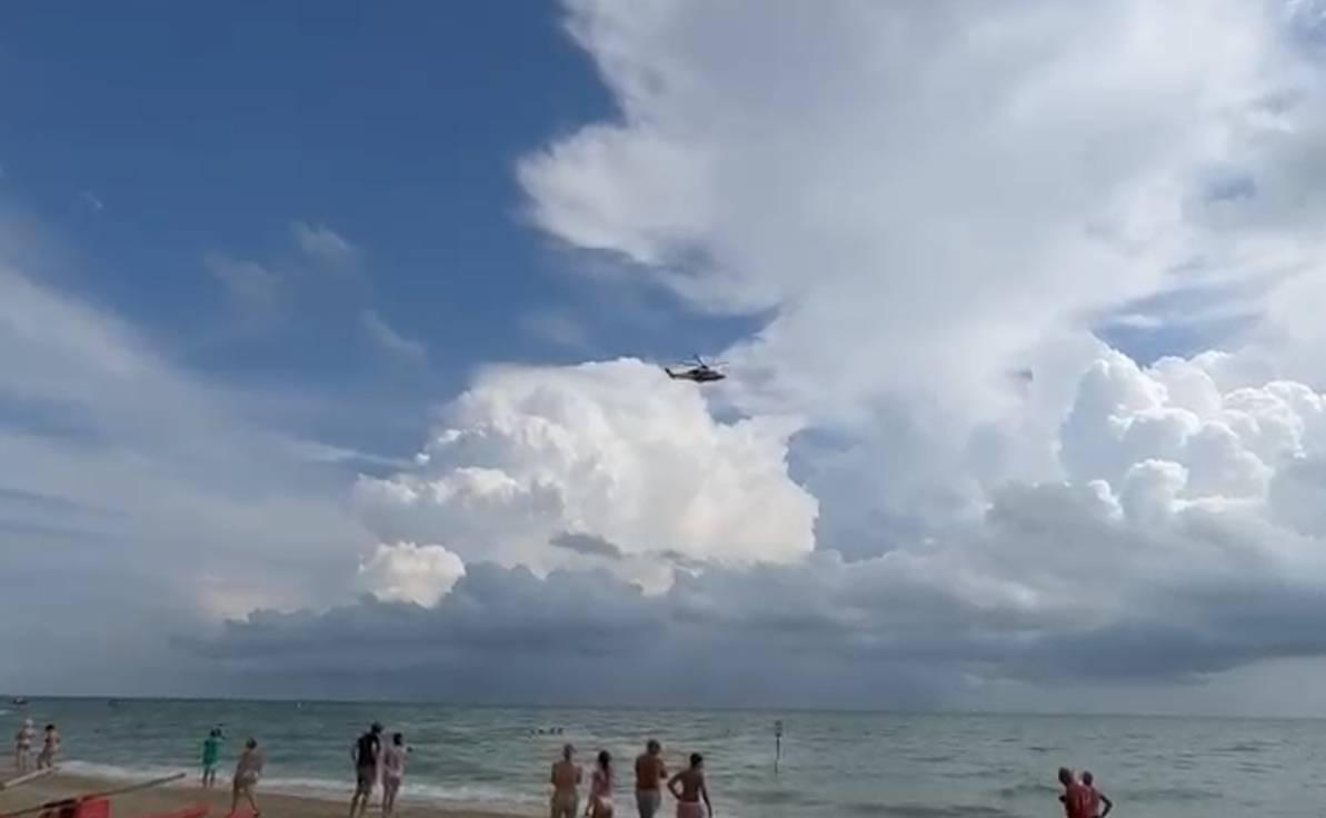 TORTORETO: PERTURBAZIONE ATLANTICA, PRELLARME TROMBA MARINA, PERSONE VIA DA SPIAGGE