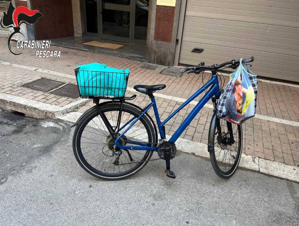 PESCARA: RUBA LA BICICLETTA AD UNA ANZIANA, BLOCCATO 54ENNE