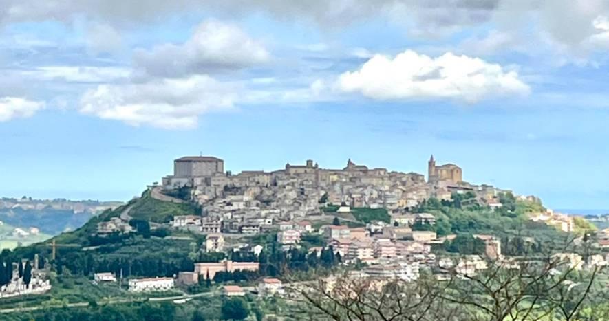 CASE A UN EURO A BUCCHIANICO: COMUNE AVVIA RICERCA IMMOBILI