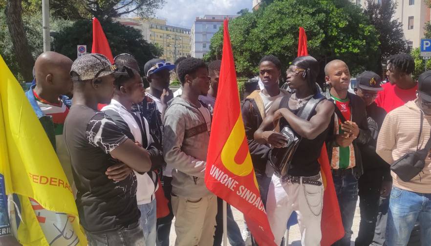 “RIFUGIATI LASCIATI PER STRADA”: DENUNCIA SI, “A RISCHIO SISTEMA ACCOGLIENZA”