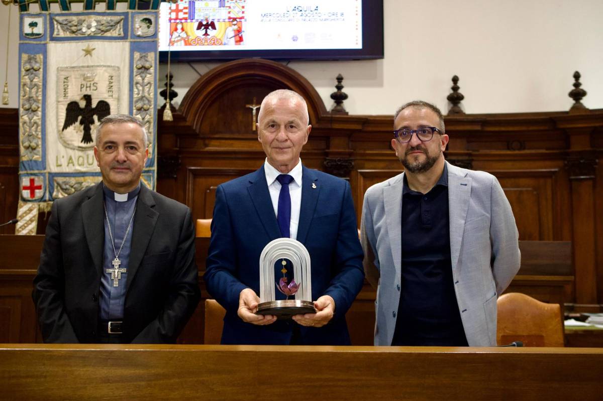 PERDONANZA 2025: CONSEGNATO IL PREMIO DEL PERDONO AL SINDACO DI ASSISI