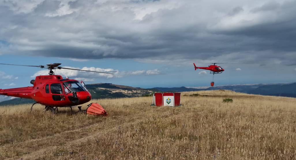 INCENDIO TRA SCHIAVI DI ABRUZZO E CASTIGLIONE: REALIZZATA LINEA TAGLIAFUOCO IDRAULICA