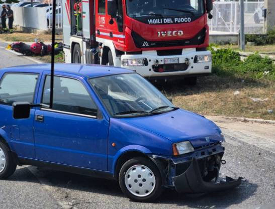 L’AQUILA: SCONTRO AUTO-MOTO A BAZZANO, FERITO UN RAGAZZO