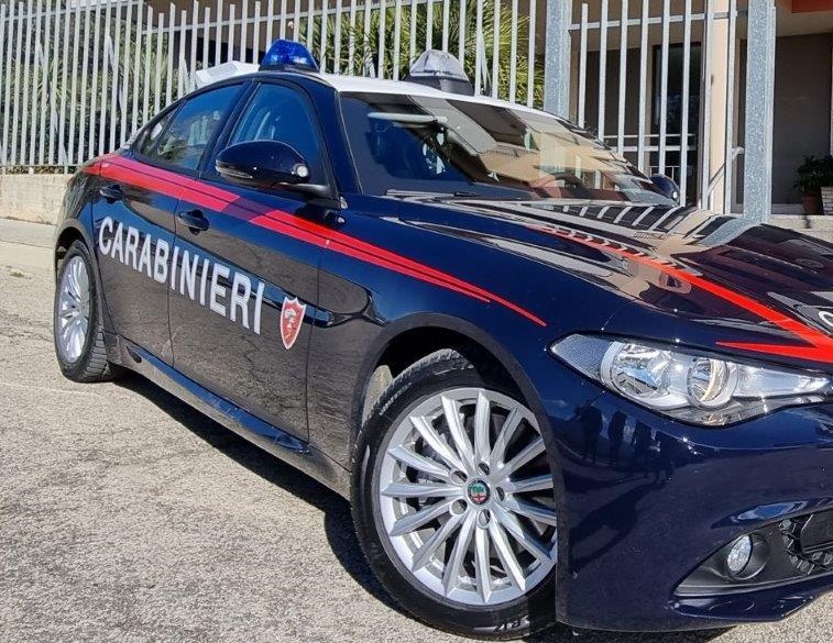 CONTROLLI DEI CARABINIERI NELL’AQUILANO: DENUNCE PER SPACCIO E SEQUESTRO DI MONILI D’ORO