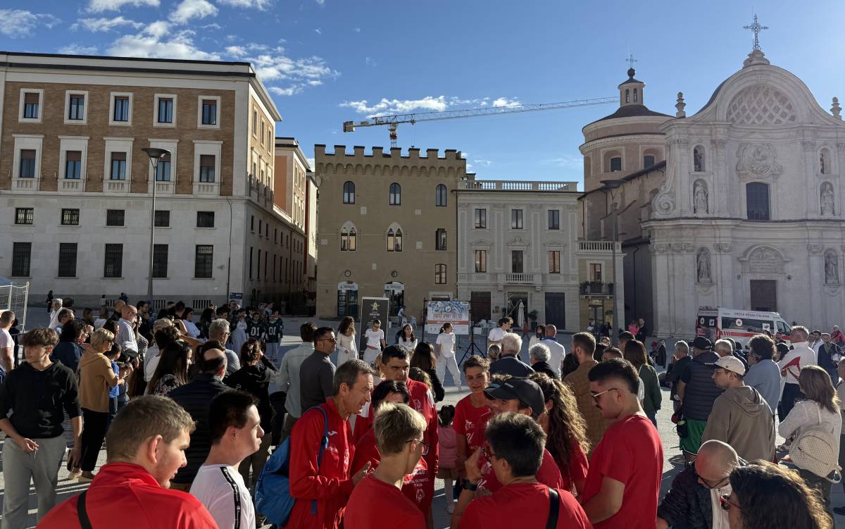 L’AQUILA: SUCCESSO PER L’ENDAS SPORT VILLAGE, OLTRE 2.000 PERSONE IN PIAZZA DUOMO