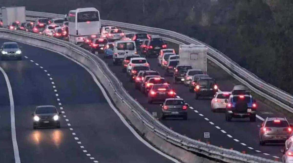 A14: D’ALFONSO, “CANTIERI INFINITI E QUASI DUE ORE PER PERCORRERE  19 CHILOMETRI”