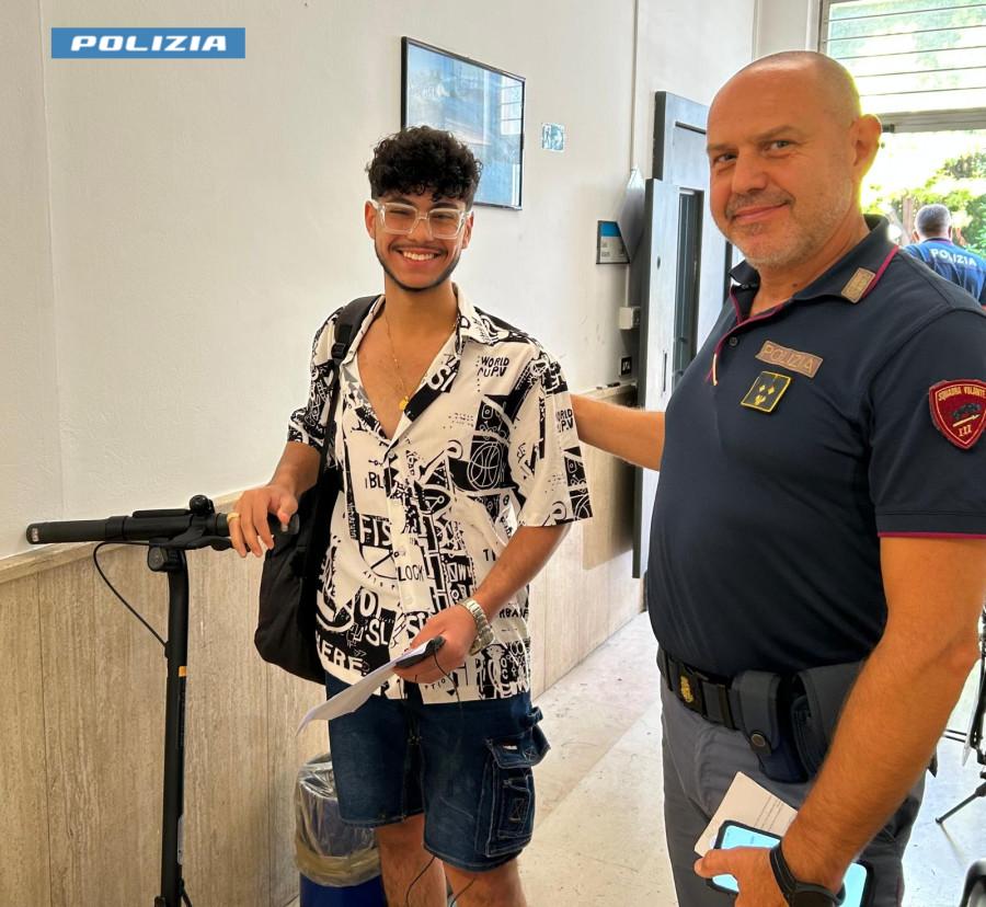 PESCARA: GLI RUBANO IL MONOPATTINO, LA POLIZIA LO RITROVA E LO RESTITUISCE